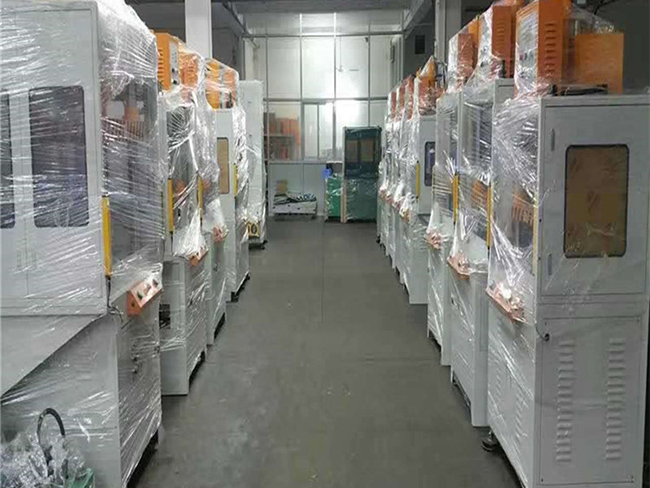 車間一角 批（pī）量設備3.jpg