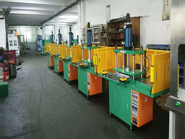 車間一角 批（pī）量設備9.jpg