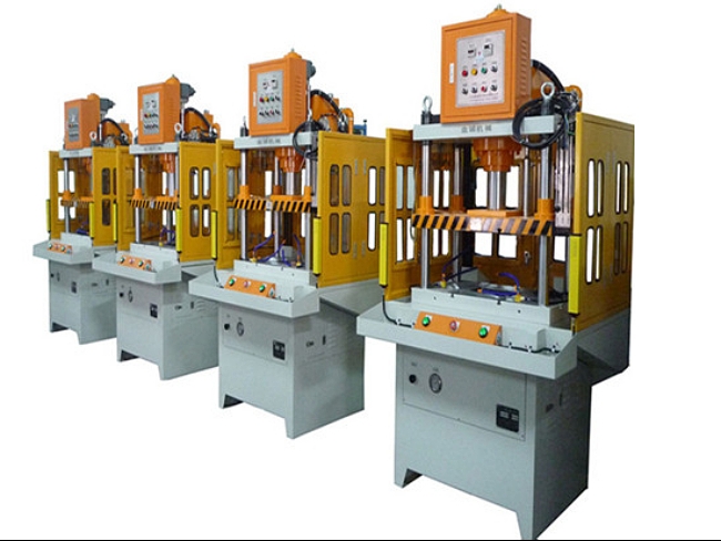 JCQL四柱（zhù）油壓切邊機